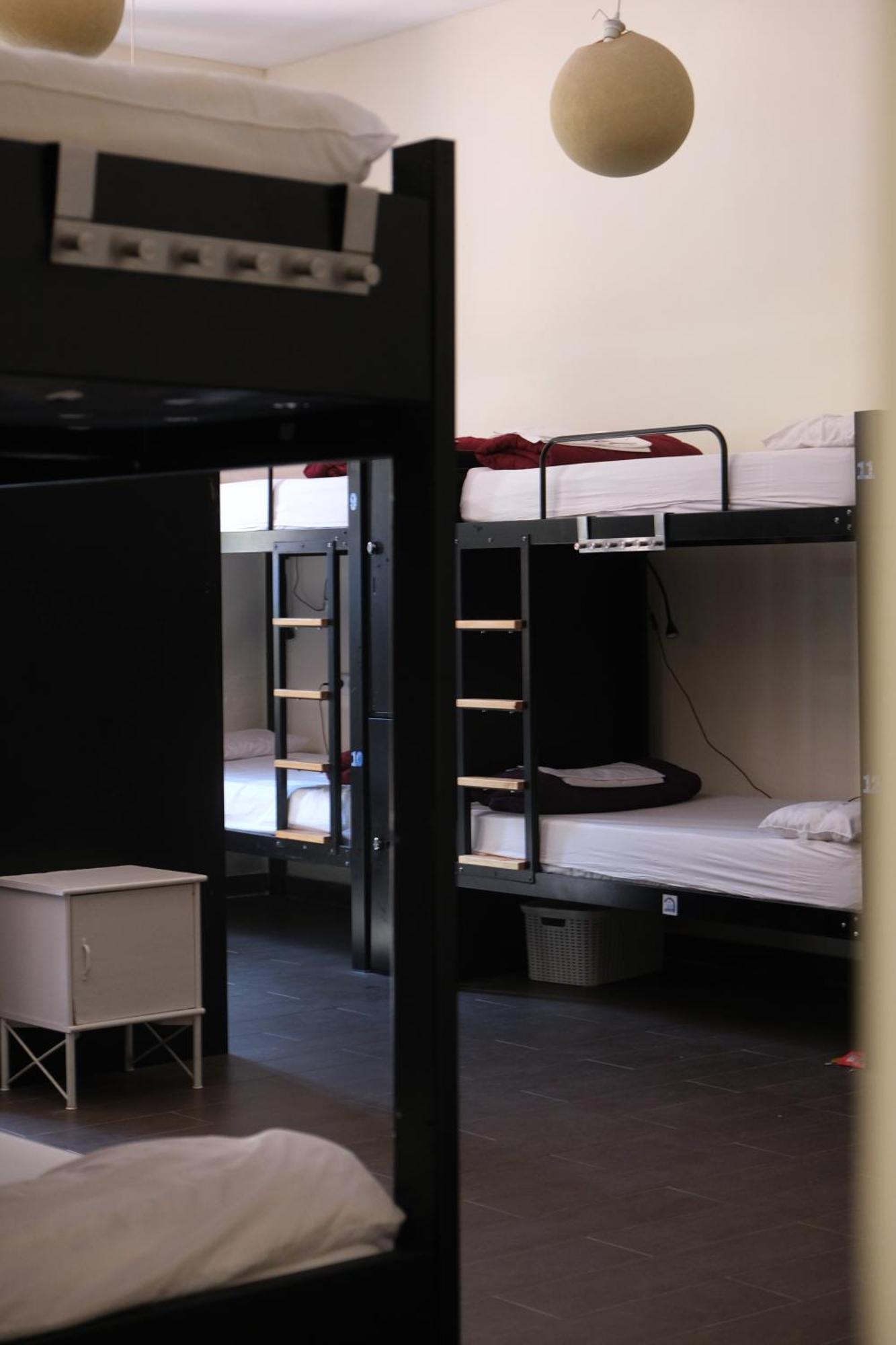 Single Bed 16-Bed Dormitory Room,1742855730:JPEG
